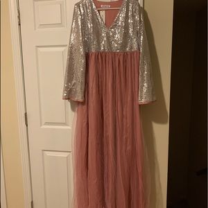 Maternity dress for pictures